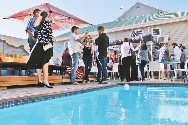 Never At Home Green Point Kapstaden Exteriör bild The pool at the Cape Town International Convention Centre